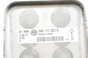 Volkswagen Golf VII (2012–2026) Ölkühler 04E117021K - 2