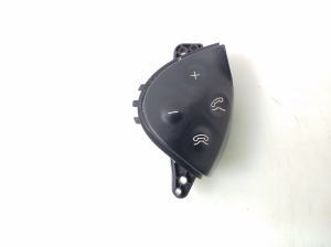 Steering wheel switch