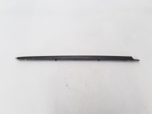 VOLVO S90 (2016–2026) Tagumise küljeukse liist 31488779 - 4