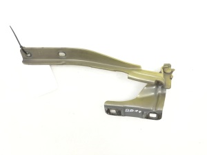   Engine cover hinge 