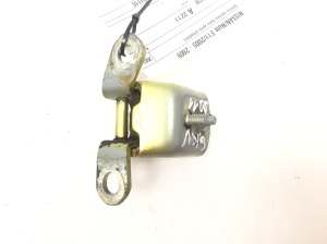 NISSAN Note E11 (2005–2014) Rear side door upper hinge - 2