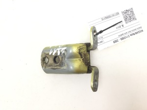 NISSAN Note E11 (2005–2014) Rear side door lower hinge - 2