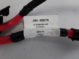  Kabel jest na plus 