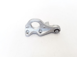   Front axle bracket 