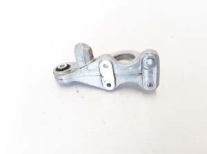  Front axle bracket 