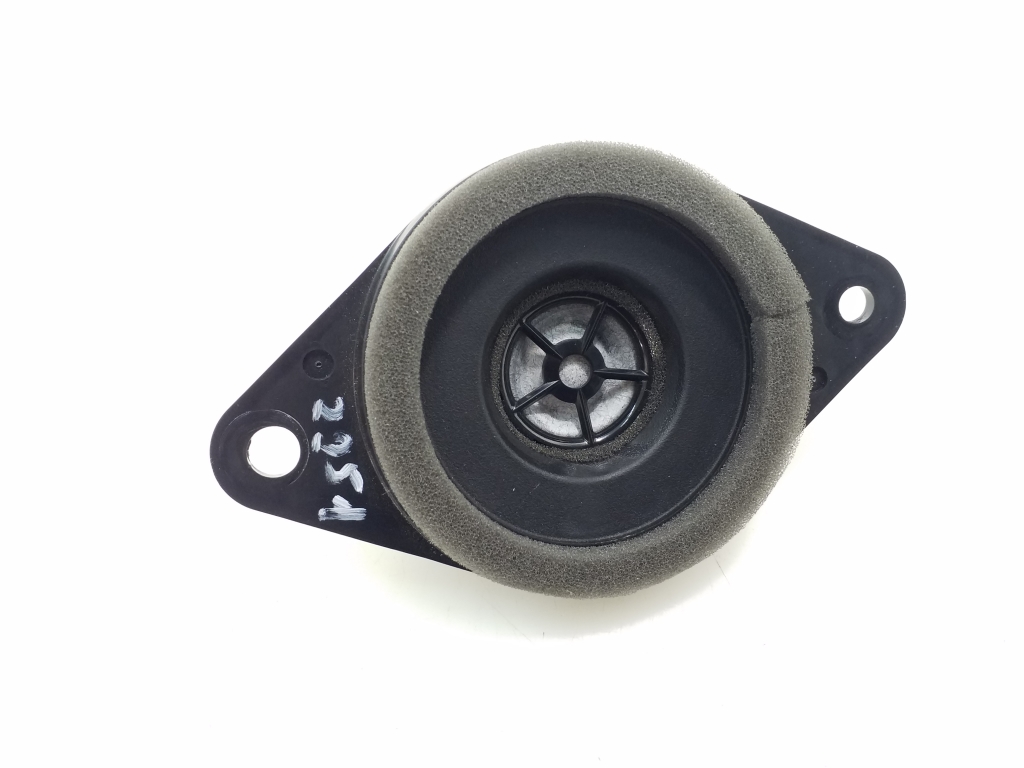 TOYOTA RAV4 4 generation (XA40) (2012-2018) Subwoofer 8615042010 20988018