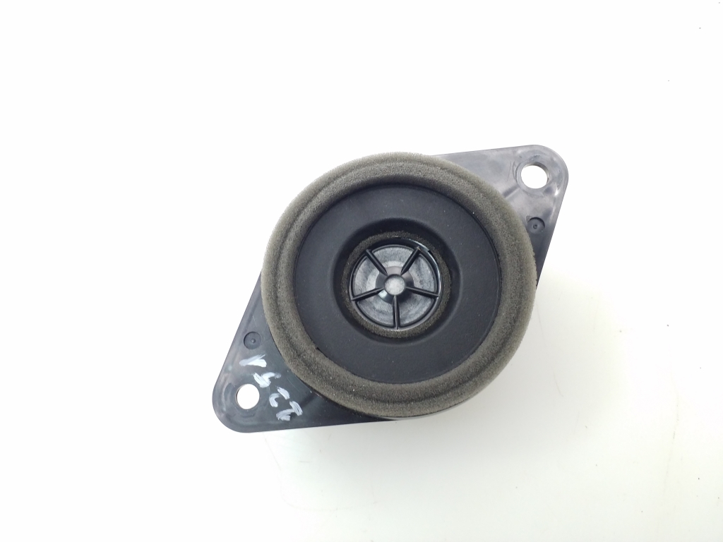 TOYOTA RAV4 4 generation (XA40) (2012-2018) Subwoofer 8615042010 20988017