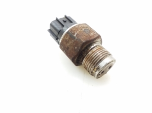   High pressure fuel line sensor 