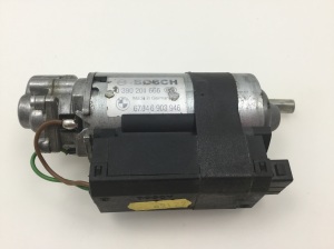 BMW X5 E53 (1999–2006) Stellmotor Lenksäulenverstellung 67646903946 - 3