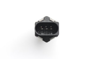 AUDI A3 8V (2012–2020) Fuel rail pressure sensor 04C906054C - 3
