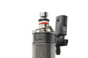  Fuel injector 