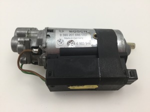 BMW X5 E53 (1999–2006) Steering column adjustment motor 67646903946 - 3