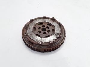  Clutch flywheel 