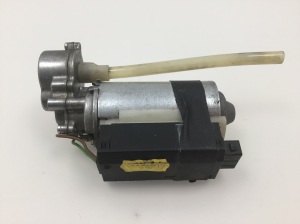 BMW 5 SERIES E39 (1995–2004) Stellmotor Lenksäulenverstellung 67646903945 - 2