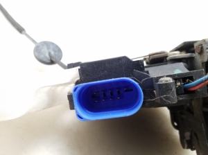 Volkswagen Caddy III (2004–2015) Front door lock - 4