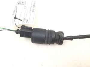 AUDI A8 D3 (2002–2010) Front windshield washer pump - 2