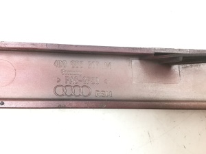AUDI A8 D2 (1994–2002) Leiste unter dem Scheinwerfer 4D0853207M - 3