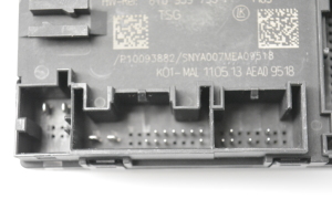 AUDI A4 B8 (2007–2016) Esiukse juhtplokk 8T0959793Q - 2