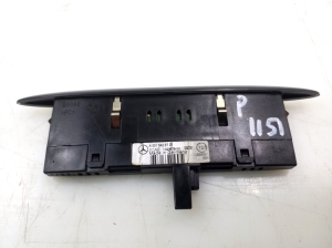 Mercedes Benz GL-Class 164 (2006–2012) Parkošanās sistēmas displejs A0015423723 - 2