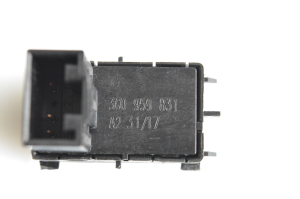 Volkswagen Passat B8 (2014–2023) Trunk opening switch 3G0959831 - 4