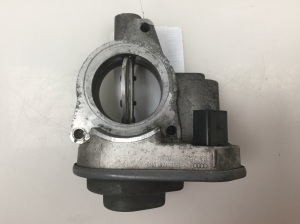 AUDI A8 D3 (2002–2010) Gaasiklapp 057128063 - 2