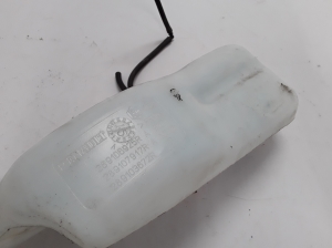  Windscreen washer tank front 