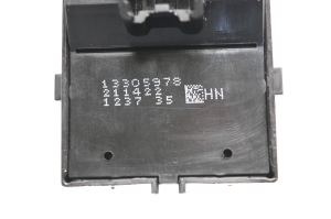 Opel Astra J (2009–2017) Fensterheberschalter vorne 13305978 - 3