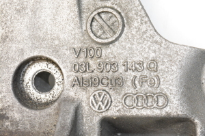 Volkswagen Passat B7 (2010–2014) Support de compresseur de climatisation 03L903143Q - 2