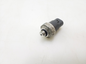 TOYOTA RAV 4 A2 (2000–2005) A/C condenser sensor 8864560030 - 2