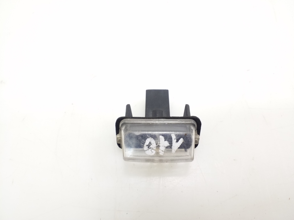 Used TOYOTA Auris Number plate light bulbs 8127002131