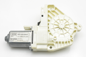 AUDI A4 B8 (2007–2016) Front door window regulator motor 8K0959802A - 2