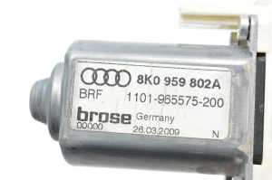 AUDI A4 B8 (2007–2016) Front door window regulator motor 8K0959802A - 3