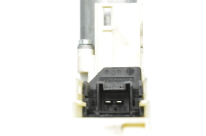 AUDI A4 B8 (2007–2016) Front door window regulator motor 8K0959802A - 4