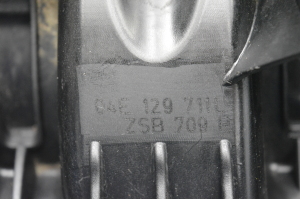 Volkswagen Golf VII (2012–2026) Sisselaskekollektor ja selle osad 04E129711L - 2