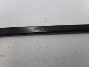  Windshield wiper blade 