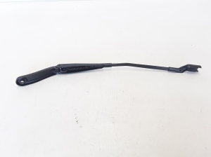  Windshield wiper blade 