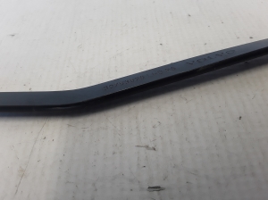  Windshield wiper blade 