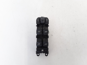 Priekšējo durvju stikla slēdzis - 30773382