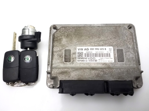 Calculateur moteur - 03E906023B