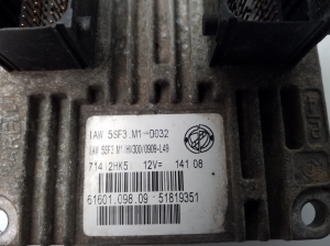 FIAT Punto (2005–2018) Calculateur moteur 6160109809 - 3