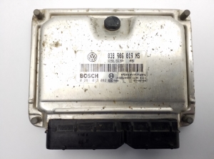 Calculateur moteur - 038906019NS