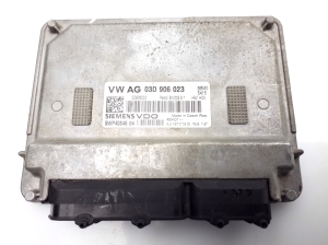 Calculateur moteur - 03D906023