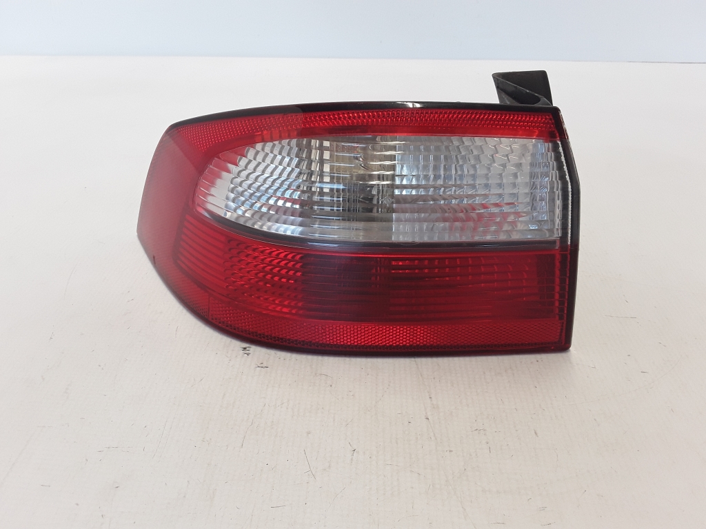 RENAULT Laguna II (2001–2007) Eckleuchte hinten 8200002473 RENAULT Laguna II (2001–2007) Eckleuchte hinten 8200002473