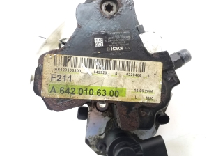 Mercedes Benz E-Class W211 (2002–2009) Kütusepump ja selle osad - 2