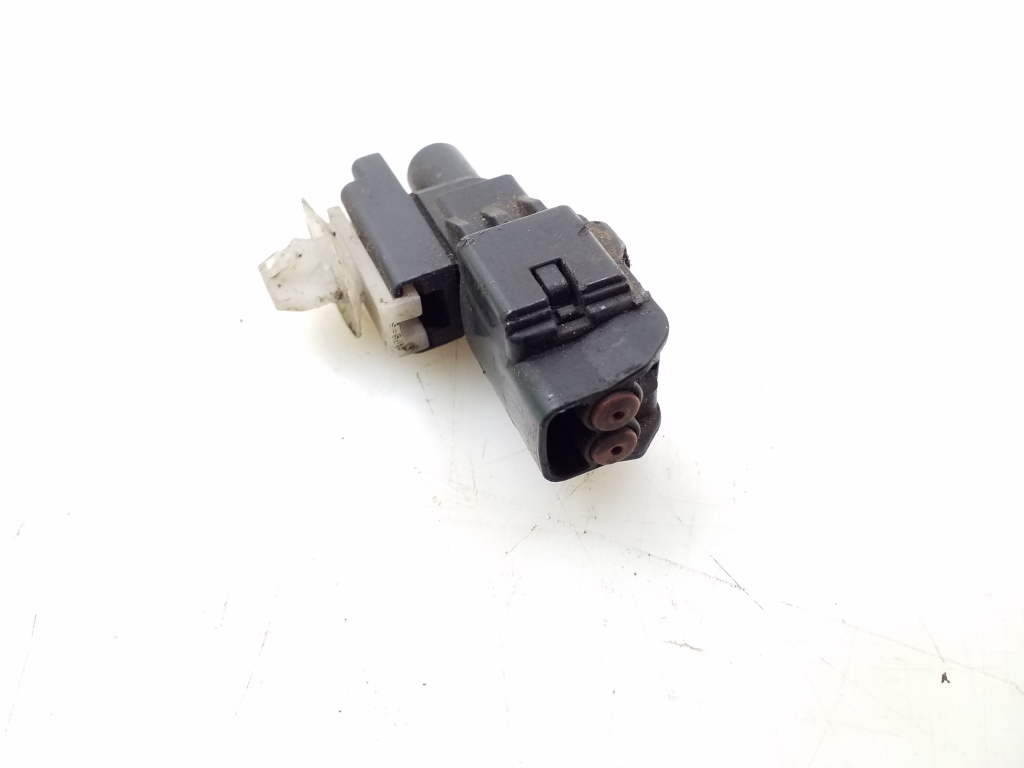 TOYOTA Corolla 9 generation E120/E130 (2000-2007) Exterior Temperature Sensor 8879022131 20989702