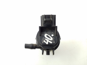 TOYOTA Prius W20 (2003–2011) Front windshield washer pump 8533060190 - 3