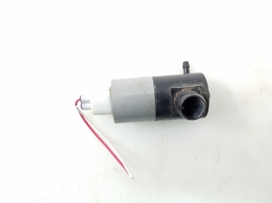 TOYOTA Yaris (2005–2011) Front windshield washer pump 853300D050 - 2