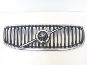  Front grille 