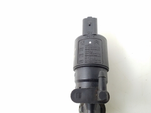 TOYOTA Aygo B 10 (2005–2014) Front windshield washer pump 853300H020 - 2