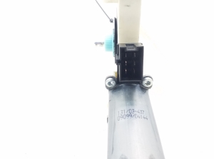 Mercedes Benz A-Class 169 (2004–2012) Front door window regulator motor A1698204442 - 3